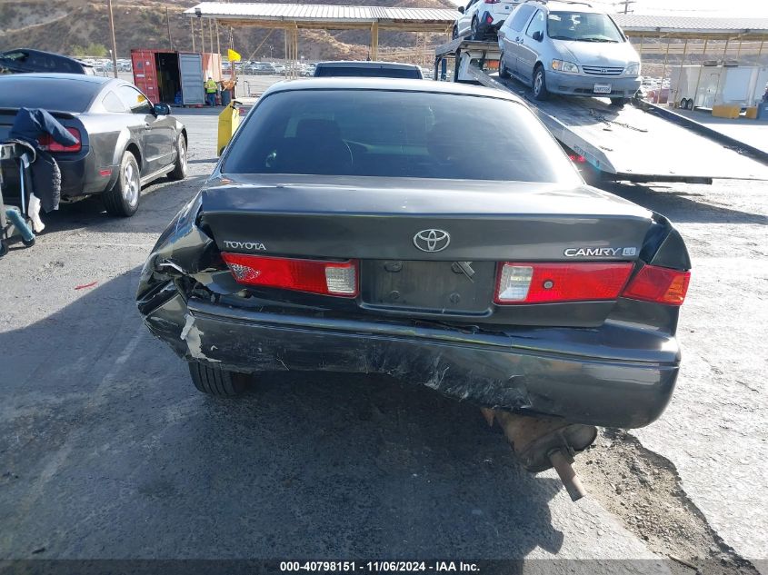 2000 Toyota Camry Le V6/Xle V6 VIN: JT2BF22K3Y0265663 Lot: 40798151