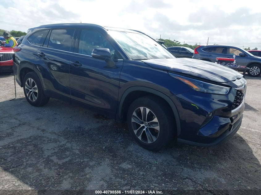 TOYOTA HIGHLANDER HYBRID XLE 2022