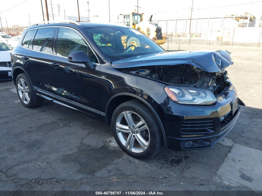 2014 VOLKSWAGEN TOUAREG 3.6L R-LINE - WVGDF9BP9ED002467