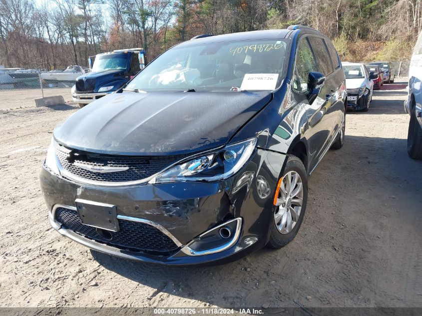 2019 Chrysler Pacifica Touring L VIN: 2C4RC1BG9KR669732 Lot: 40798726