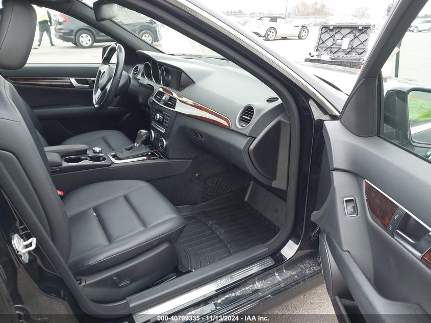 2014 MERCEDES-BENZ C 300 VIN: WDDGF8ABXEA960736