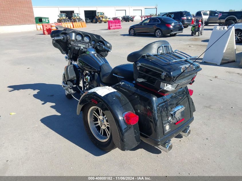 2011 Harley-Davidson Flhtcutg VIN: 1HD1MAM13BB856397 Lot: 40800182