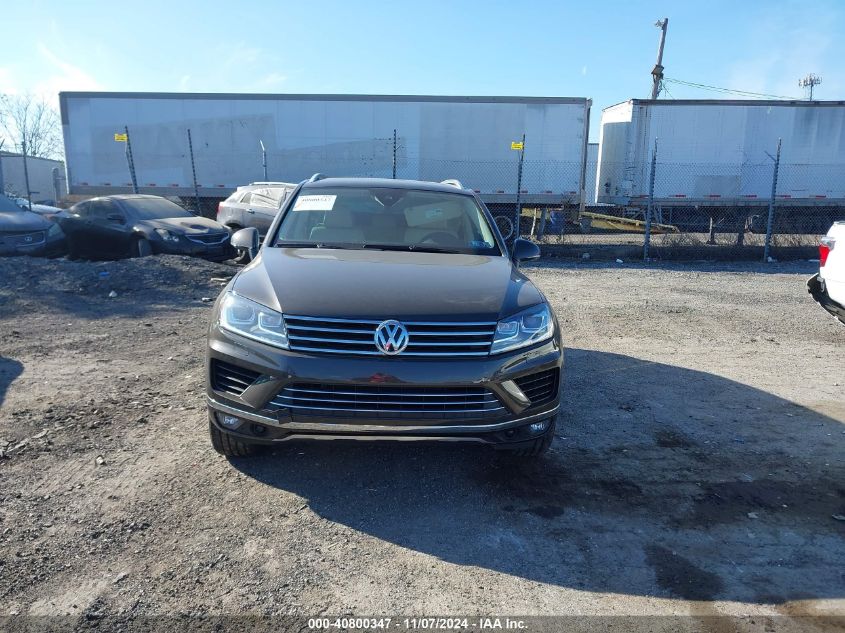 2017 Volkswagen Touareg V6 Sport VIN: WVGEF7BPXHD002457 Lot: 40800347