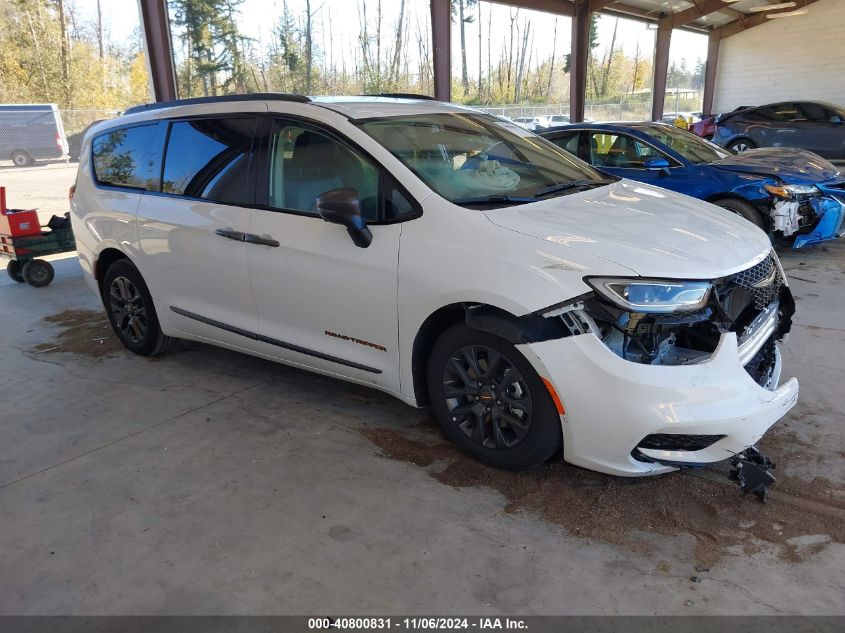 2023 Chrysler Pacifica Hybrid...