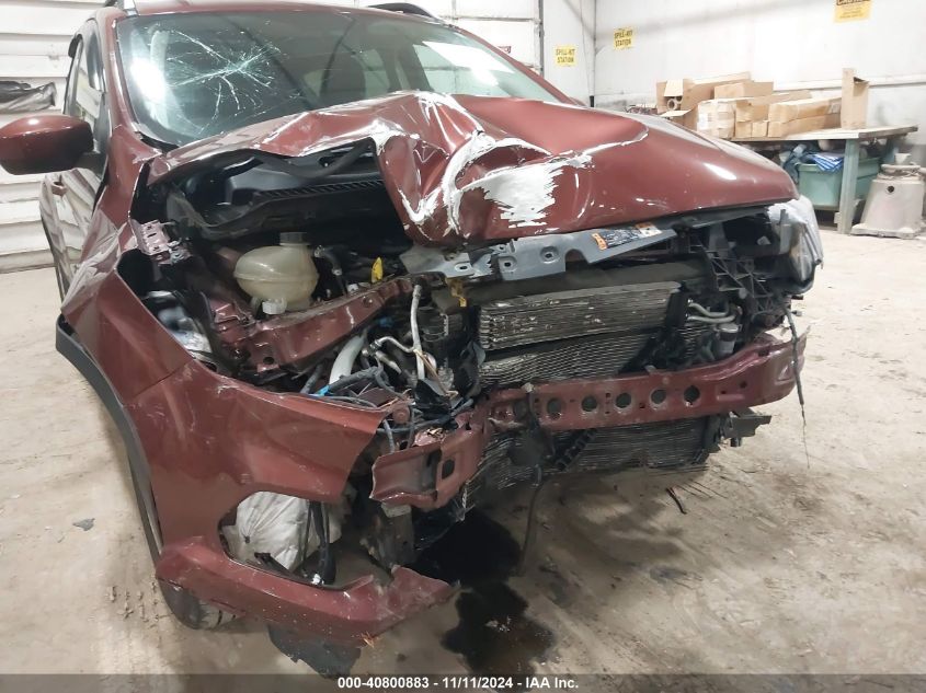 VIN 1FMCU9GD0JUC17780 2018 FORD ESCAPE SE
