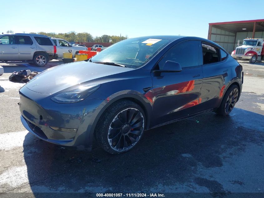 VIN 7SAYGDEF9NF551722 2022 Tesla Model Y, Performan... no.2