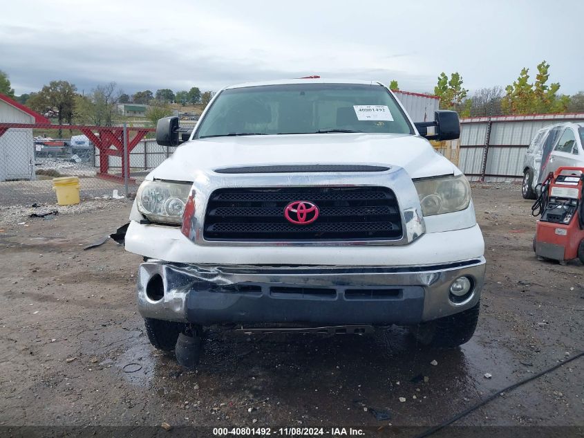 2008 Toyota Tundra Sr5 5.7L V8 VIN: 5TBBV54118S513589 Lot: 40801492