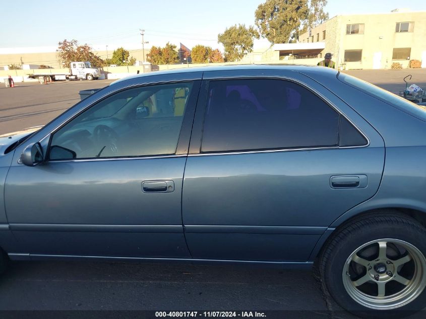 2000 Toyota Camry Le VIN: JT2BG22K5Y0399541 Lot: 40801747