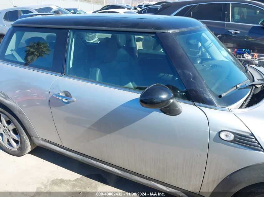 2009 Mini Cooper VIN: WMWMF33509TW71038 Lot: 40802432