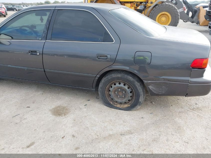 2001 Toyota Camry Le VIN: 4T1BG22K81U827068 Lot: 40802613