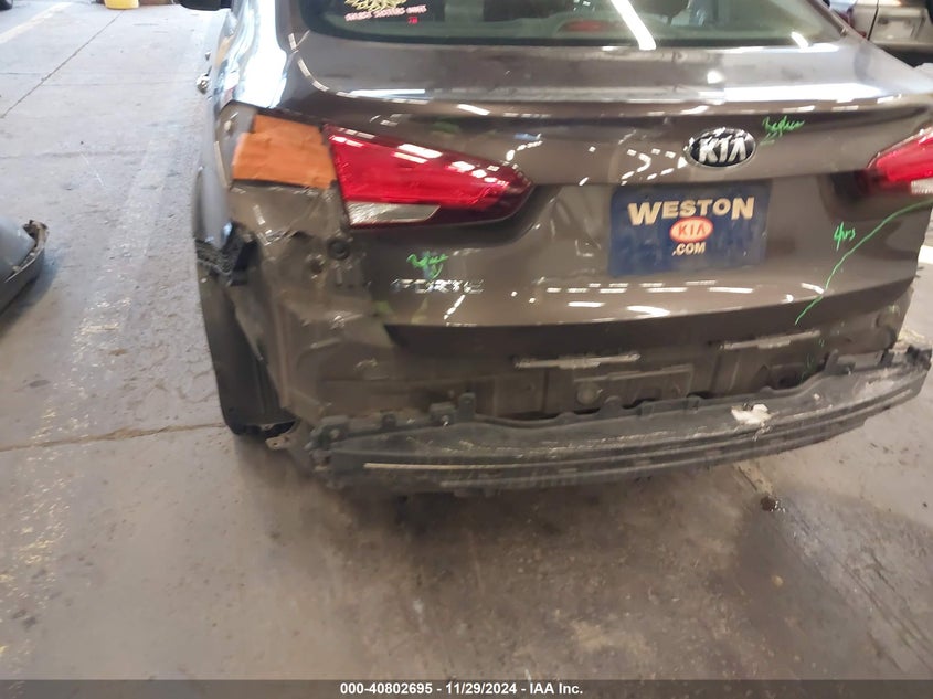 2017 KIA FORTE LX - 3KPFK4A73HE115928