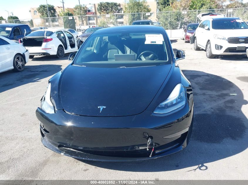 2018 Tesla Model 3 Long Range/Mid Range VIN: 5YJ3E1EA1JF151745 Lot: 40802852