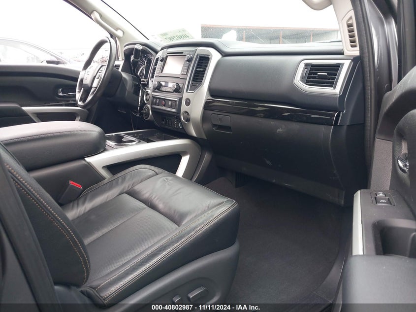 2017 NISSAN TITAN SV - 1N6AA1E57HN552831