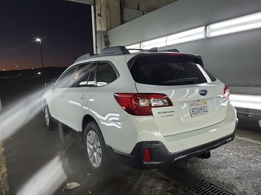 2018 Subaru Outback 2.5I Premium VIN: 4S4BSAHC8J3342928 Lot: 40803231