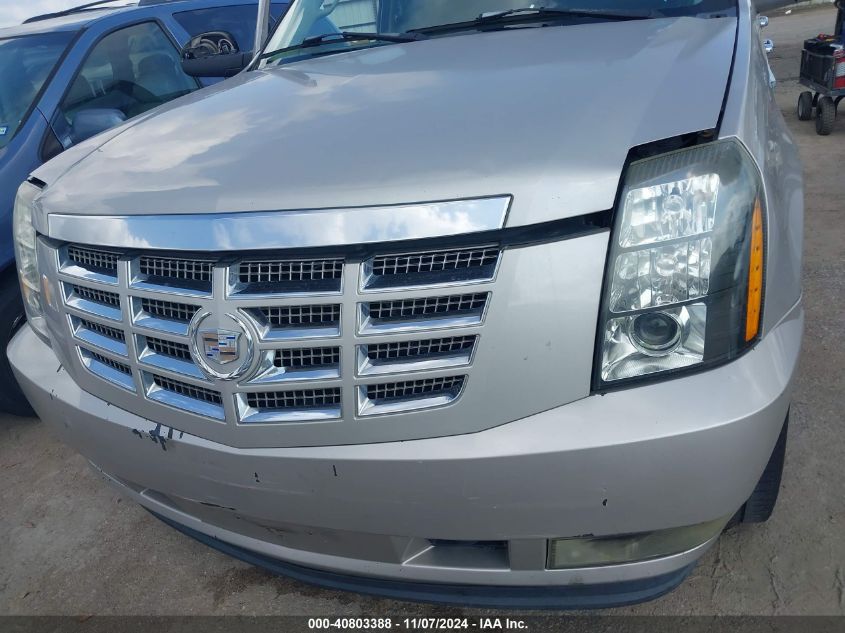 2008 Cadillac Escalade Standard VIN: 1GYEC63828R117615 Lot: 40803388