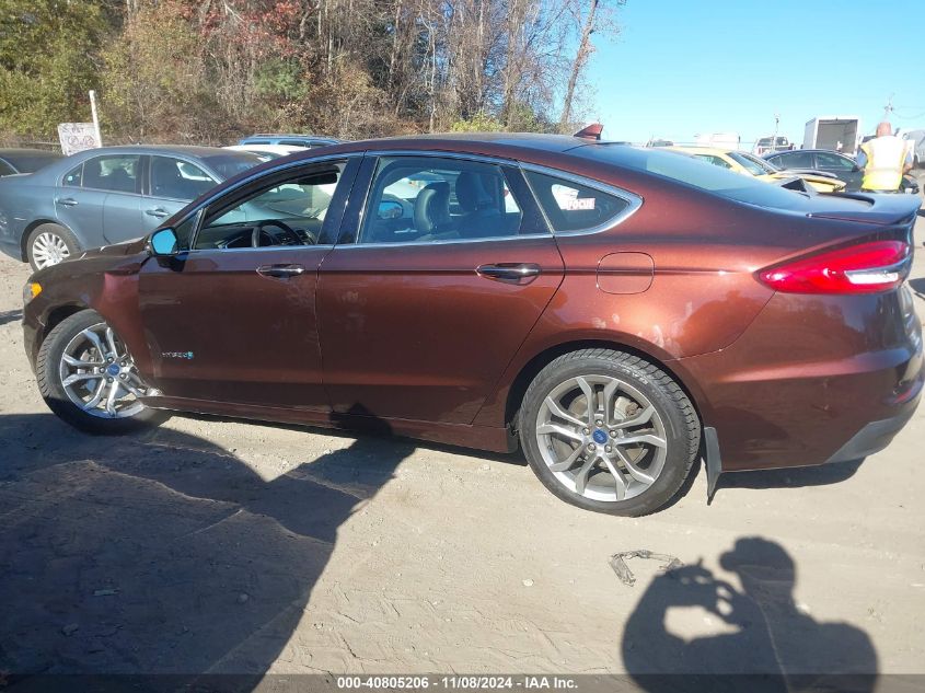 2019 Ford Fusion Hybrid Titanium VIN: 3FA6P0RU2KR211737 Lot: 40805206