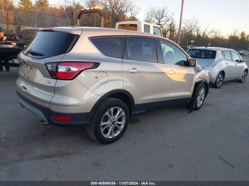 VIN 1FMCU9GD5HUC36836 2017 FORD ESCAPE SE
