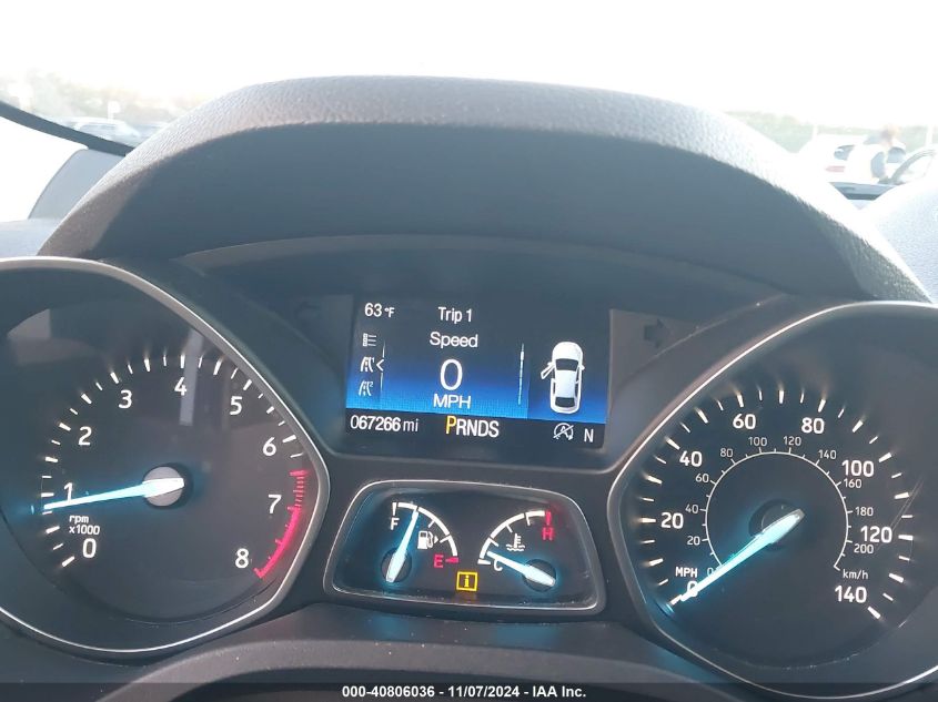 VIN 1FMCU9GD5HUC36836 2017 FORD ESCAPE SE