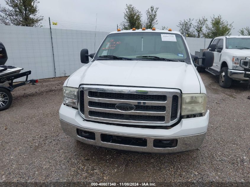 2005 Ford F-350 Lariat/Xl/Xlt VIN: 1FTWW32P35EA11220 Lot: 40807340