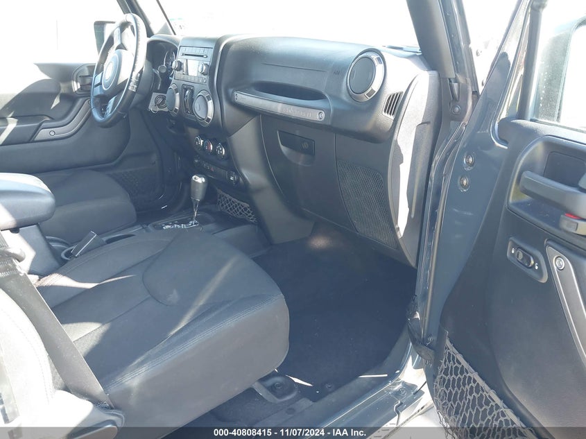 2017 JEEP WRANGLER UNLIMITED SPORT 4X4 - 1C4HJWDG4HL662667