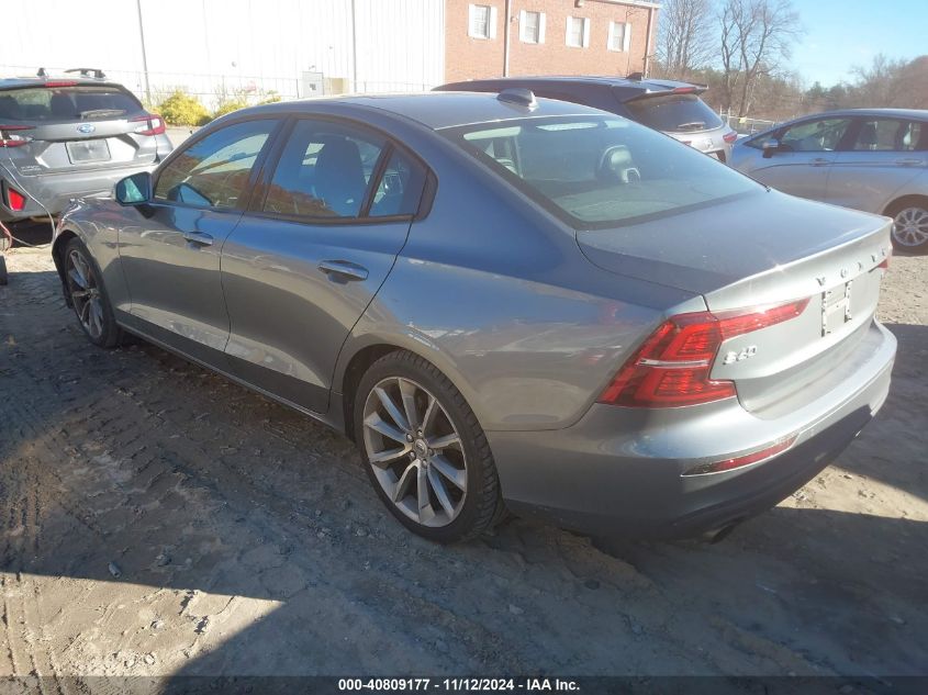 VIN 7JR102FK7KG002591 2019 Volvo S60, T5 Momentum no.3