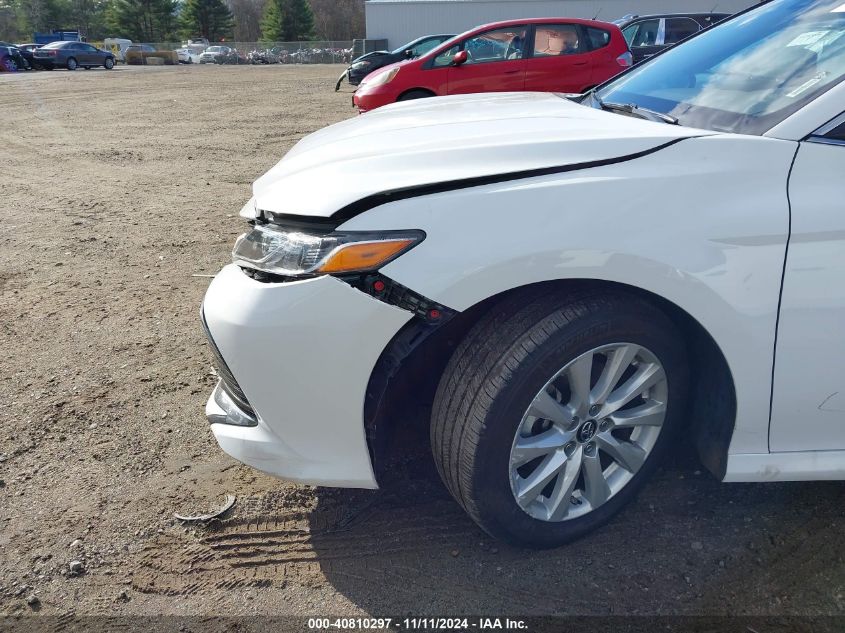 2018 Toyota Camry Le VIN: 4T1B11HK2JU113522 Lot: 40810297