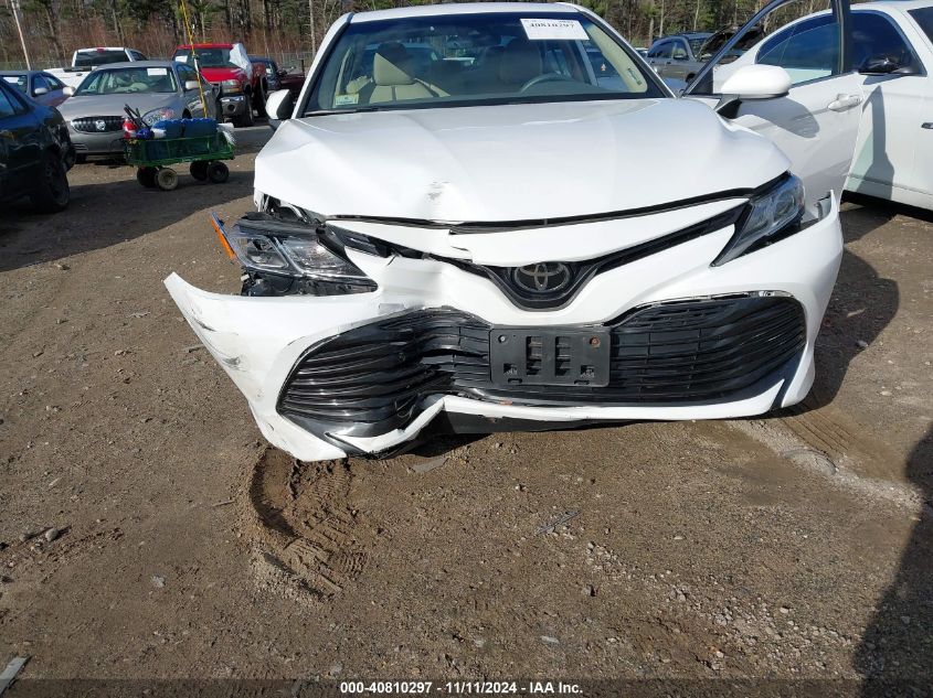 2018 Toyota Camry Le VIN: 4T1B11HK2JU113522 Lot: 40810297