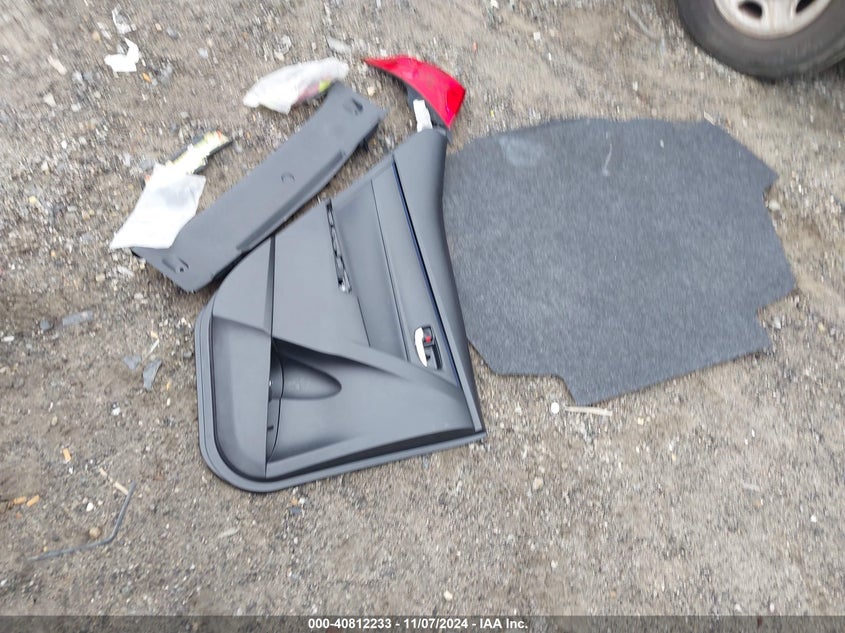 2018 TOYOTA COROLLA SE - 5YFBURHE3JP800185