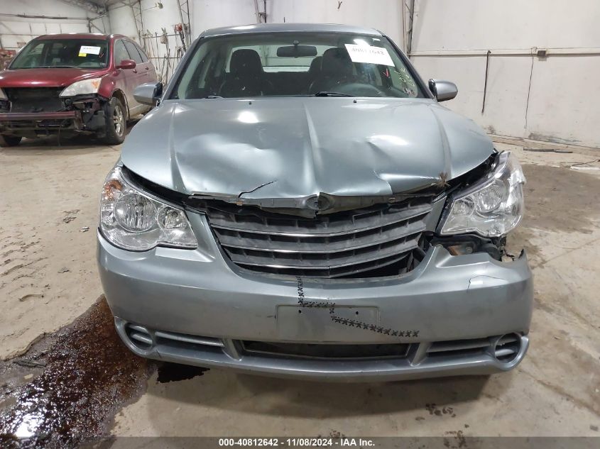 2010 Chrysler Sebring Limited VIN: 1C3CC5FV0AN111595 Lot: 40812642