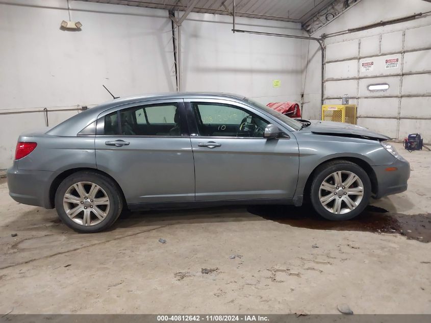 2010 Chrysler Sebring Limited VIN: 1C3CC5FV0AN111595 Lot: 40812642