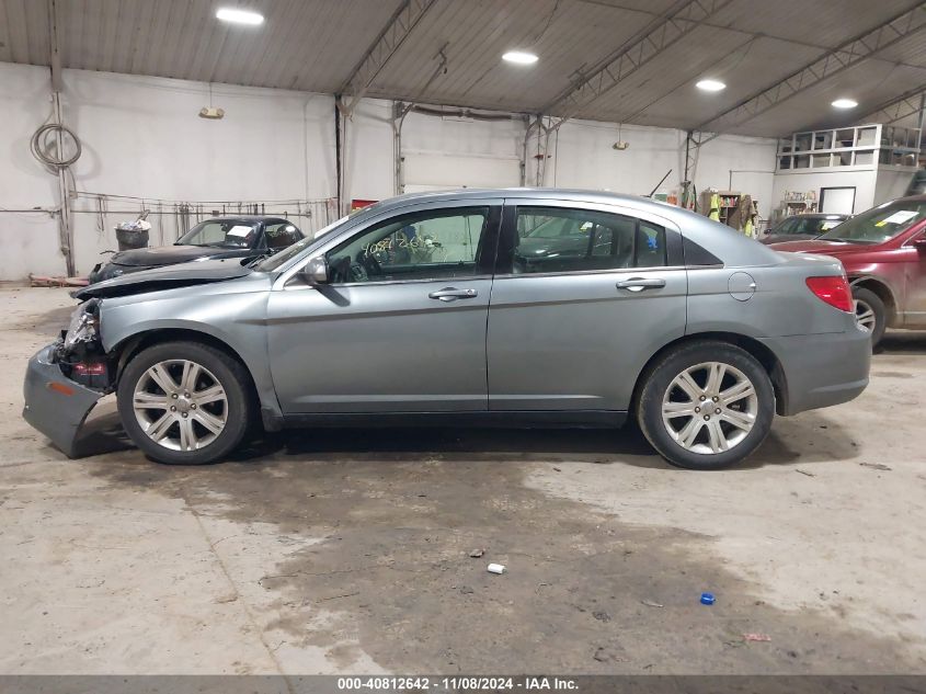 2010 Chrysler Sebring Limited VIN: 1C3CC5FV0AN111595 Lot: 40812642