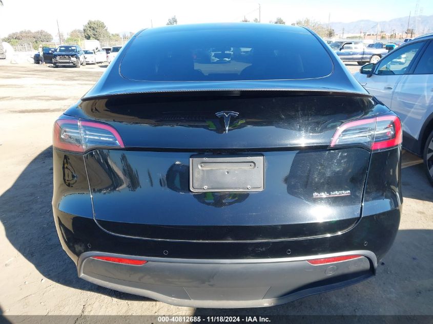 2022 Tesla Model Y Performance Dual Motor All-Wheel Drive VIN: 7SAYGDEF7NF576487 Lot: 40812685