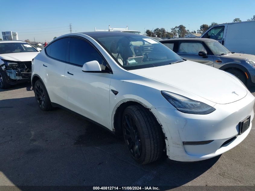 2022 Tesla Model Y Long Range Dual Motor All-Wheel Drive VIN: 7SAYGDEE2NF387091 Lot: 40812714