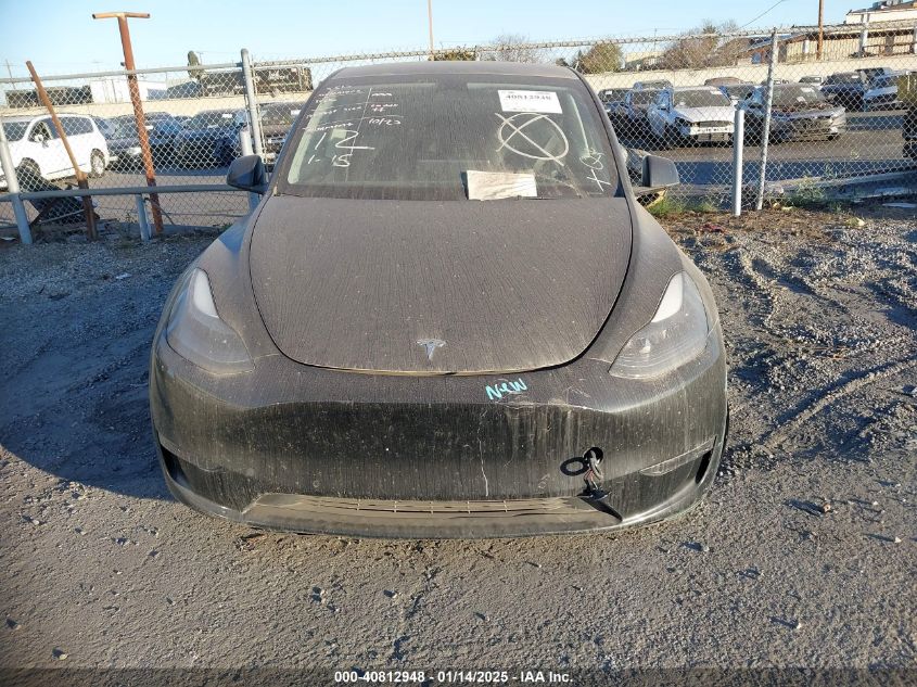 VIN 7SAYGDEF7NF552240 2022 TESLA MODEL Y no.13