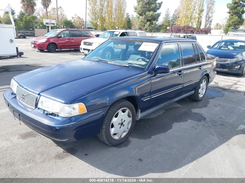 1998 Volvo S90 VIN: YV1KS9607W1128246 Lot: 40814219