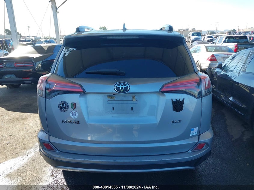 2018 TOYOTA RAV4 ADVENTURE/XLE VIN: 2T3WFREV5JW481460