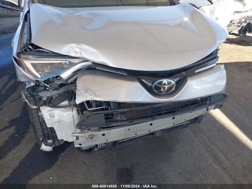 2018 TOYOTA RAV4 ADVENTURE/XLE VIN: 2T3WFREV5JW481460