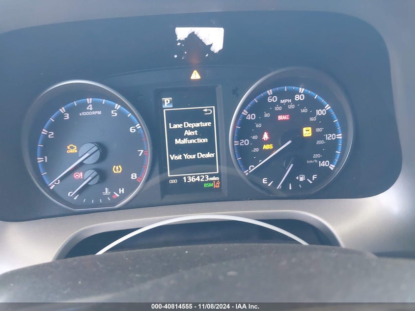2018 TOYOTA RAV4 ADVENTURE/XLE VIN: 2T3WFREV5JW481460