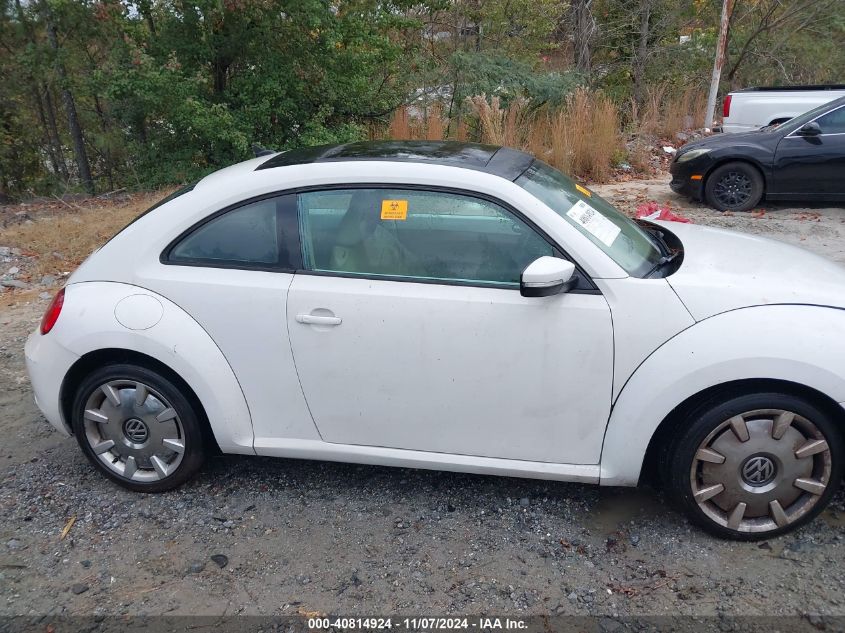 2013 Volkswagen Beetle 2.5L VIN: 3VWJX7AT6DM609255 Lot: 40814924