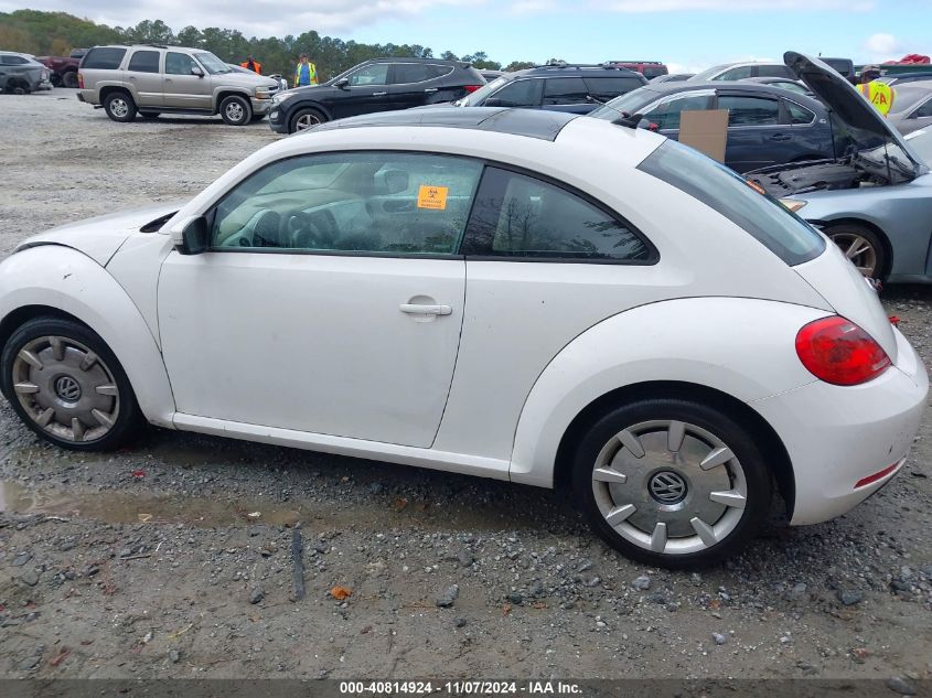 2013 Volkswagen Beetle 2.5L VIN: 3VWJX7AT6DM609255 Lot: 40814924