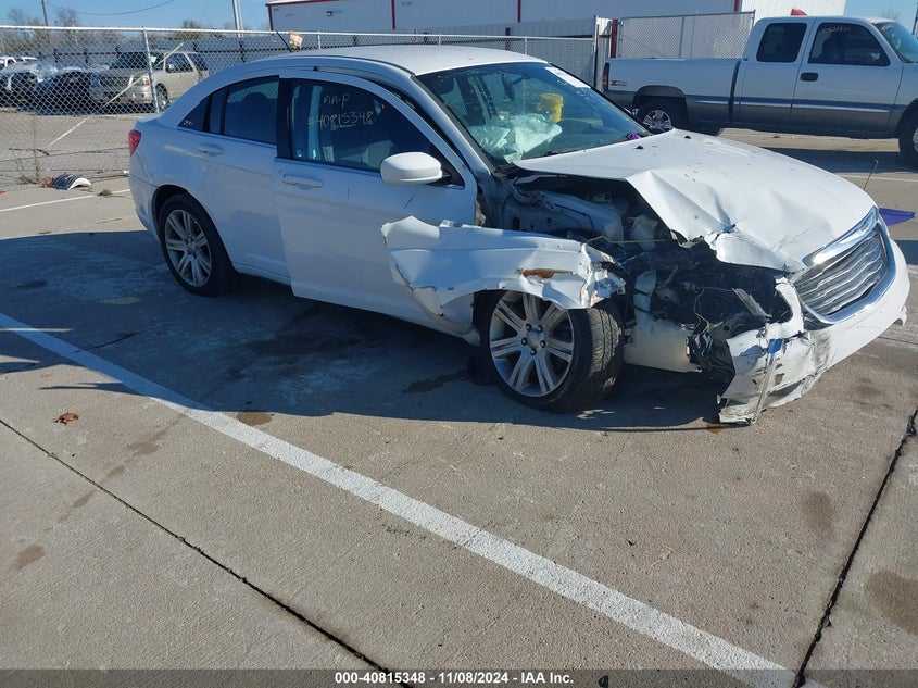 2013 Chrysler 200
