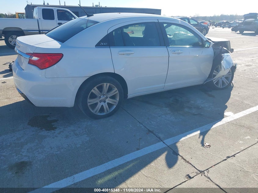 2013 CHRYSLER 200 auction photo 4
