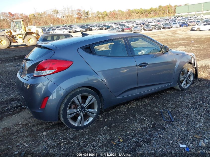 VIN KMHTC6AD3GU267155 2016 Hyundai Veloster no.4