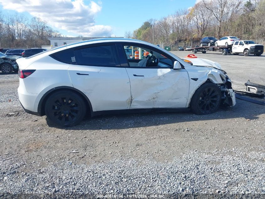 2022 Tesla Model Y Long Range Dual Motor All-Wheel Drive VIN: 7SAYGAEE1NF322604 Lot: 40816104