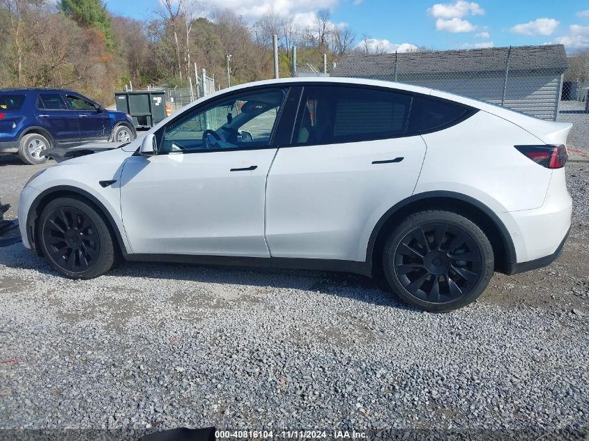 2022 Tesla Model Y Long Range Dual Motor All-Wheel Drive VIN: 7SAYGAEE1NF322604 Lot: 40816104