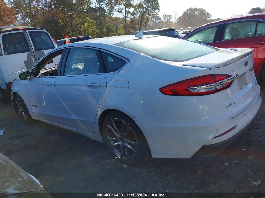 2019 Ford Fusion Hybrid Titanium VIN: 3FA6P0RUXKR121137 Lot: 40816400