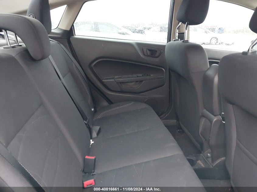 VIN 3FADP4BJ3JM109423 2018 FORD FIESTA SE