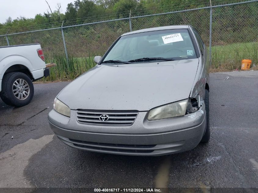 1998 Toyota Camry Le VIN: 4T1BG22K7WU374732 Lot: 40816717