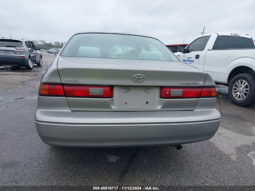 1998 Toyota Camry Le VIN: 4T1BG22K7WU374732 Lot: 40816717