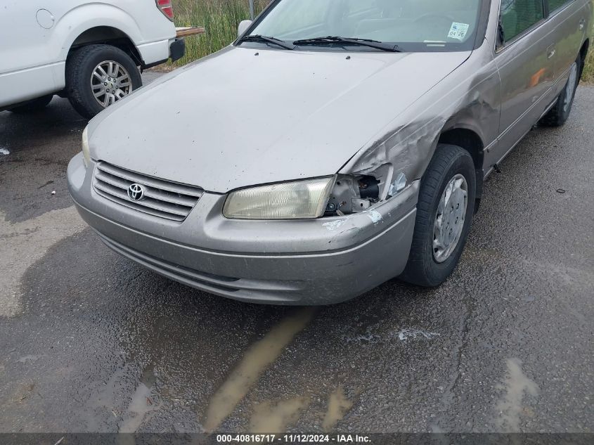 1998 Toyota Camry Le VIN: 4T1BG22K7WU374732 Lot: 40816717